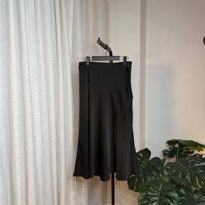 Banana Republic Factory Sateen Midi Skirt with side slit - Size 8